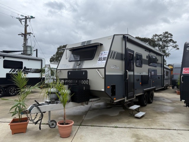 2016 Van Cruiser 22′ Cobra