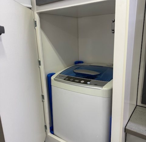 2016 Van Cruiser 22′ Cobra full