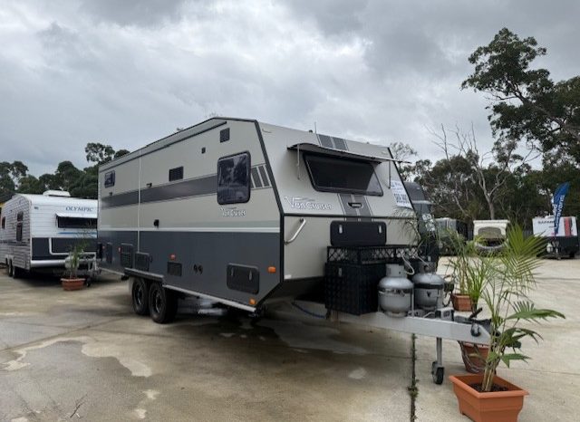 2016 Van Cruiser 22′ Cobra full