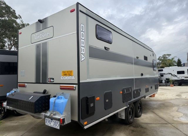 2016 Van Cruiser 22′ Cobra full