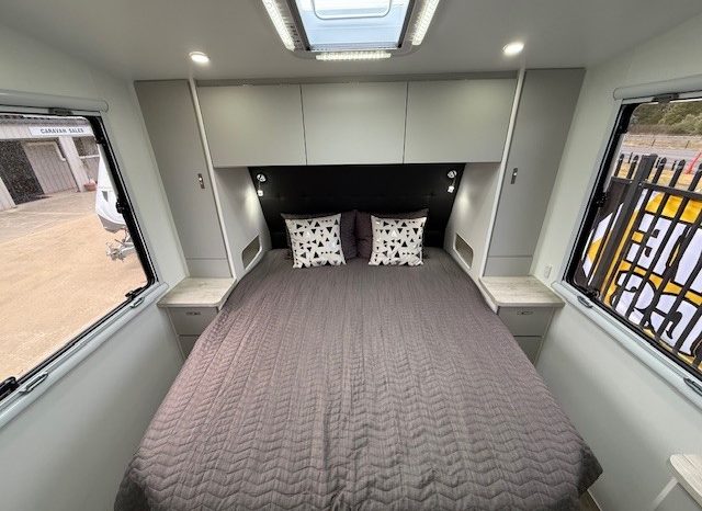 2025 Seascape Caravans Sunrunner 22-1FF 22′ full