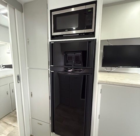 2025 Seascape Caravans Sunrunner 22-1FF 22′ full