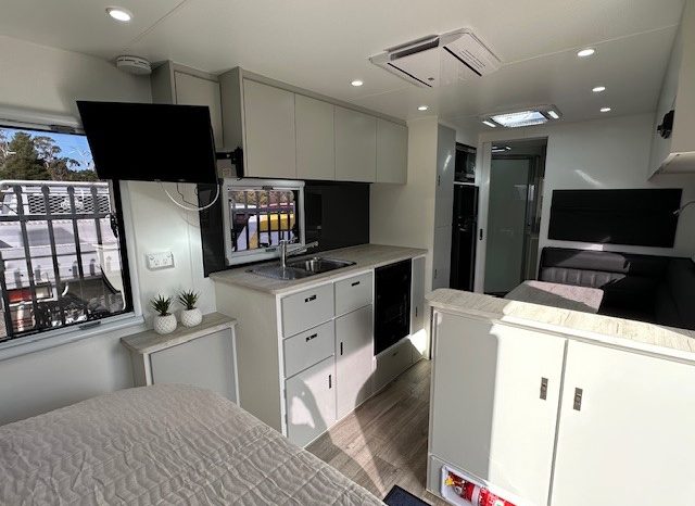 2025 Seascape Caravans 21’6″ Sunrunner 216-3 full