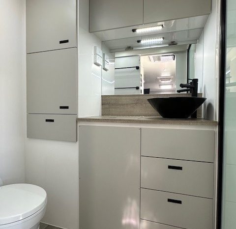 2025 Essential Caravans Ranger 21′ Design 5.2 Plus full