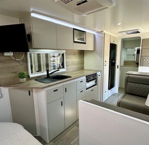 2025 Essential Caravans Ranger 21′ Design 5.2 Plus full