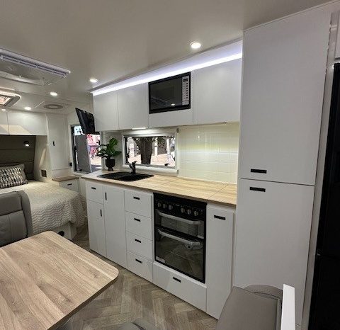 2026 Essential Caravans Outlander Off Road 21′ Design 210RD full