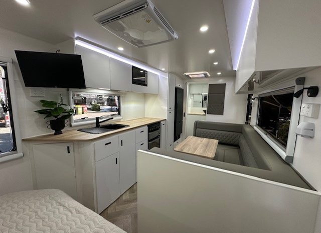 2026 Essential Caravans Outlander Off Road 21′ Design 210RD full