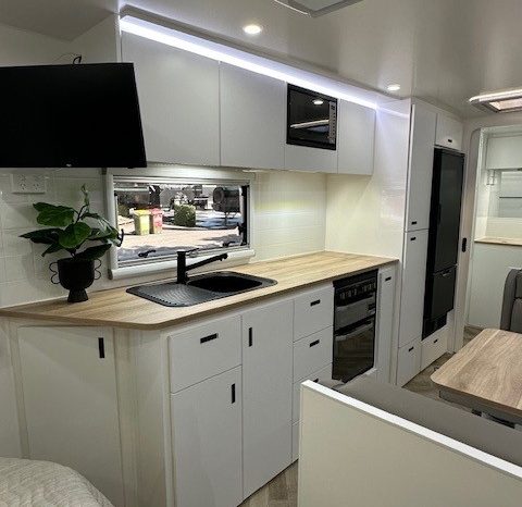 2026 Essential Caravans Outlander Off Road 21′ Design 210RD full