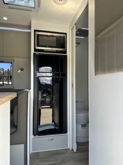 2026 Seascape Caravans 19’6″ Sunrunner Design 196-2 Cafe full