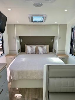 2026 Seascape Caravans 19’6″ Sunrunner Design 196-2 Cafe full