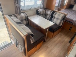 2012 Royal Flair 19′ Design Series full