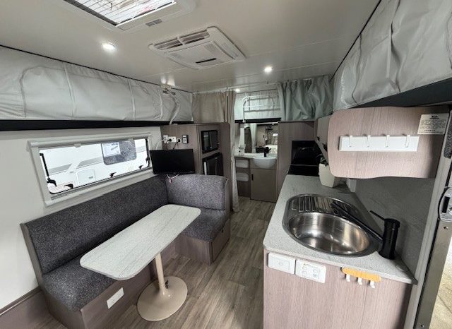 2024 Jayco 17′ Journey Outback full