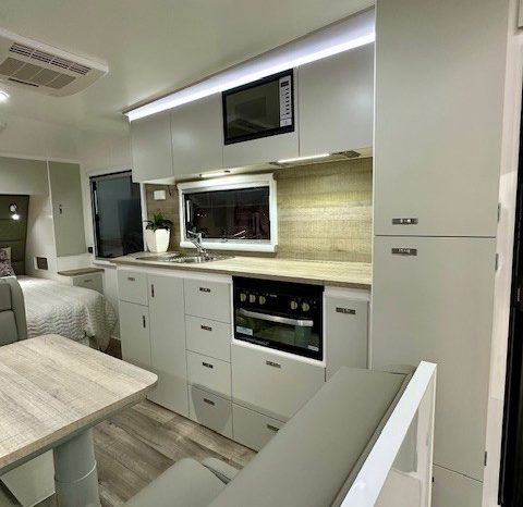 2026 Essential Caravans Ranger Semi Off Road 20’6″ Design 5.2 Club full