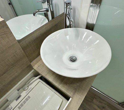 2026 Essential Caravans Ranger Semi Off Road 20’6″ Design 5.2 Club full