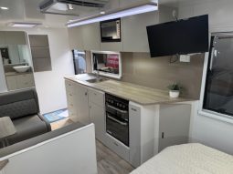 2026 Essential Caravans 21’6″ Cruiser Design 216R Cafe full