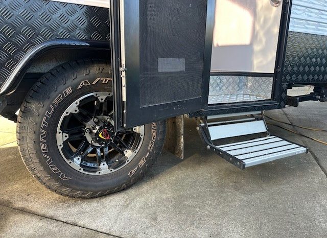 2021 Essential Caravans Cruiser 18’8″ Cafe & Single Beds full