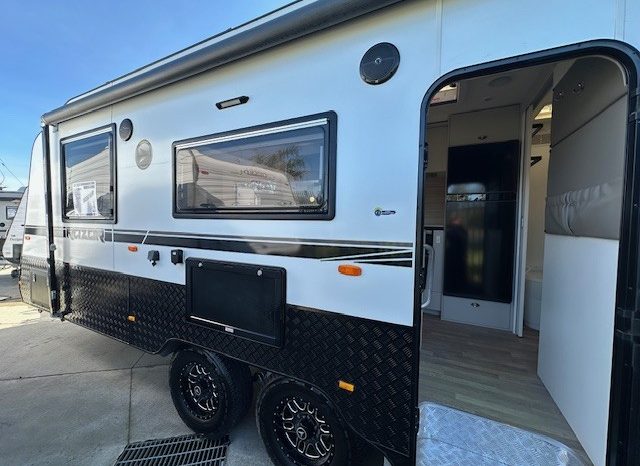 2021 Franklin Caravans Razor 20’6″ Cafe full