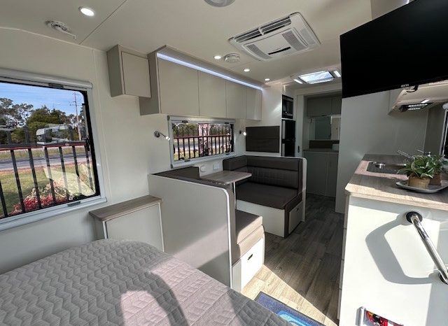 2026 Seascape Caravans Sunrunner 20′ Cafe full