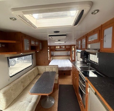 2006 Windsor Royale 21’6″ full