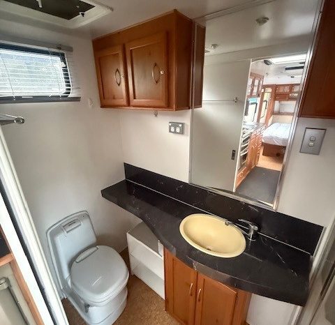2006 Windsor Royale 21’6″ full
