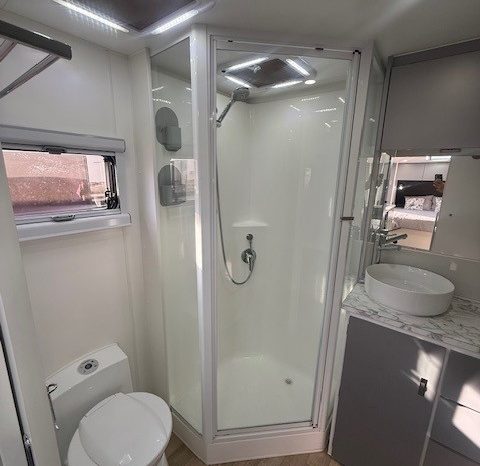 2025 Seascape Caravans Sunrunner 20’6″ Club Lounge full
