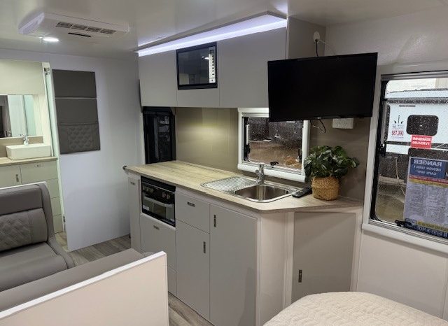2026 Essential Caravans 18’6″ Ranger Semi Off Road 186R-1 Cafe full