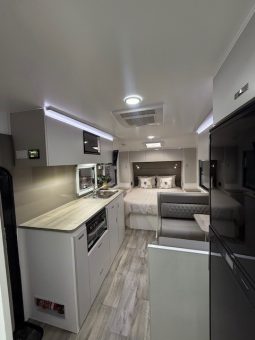 2026 Essential Caravans 18’6″ Ranger Semi Off Road 186R-1 Cafe full