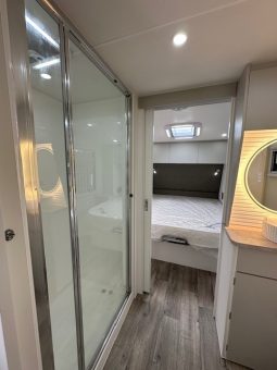 2026 Seascape Caravans 22′ Sunrunner Touring 22FF Club full