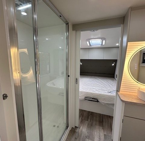 2026 Seascape Caravans 22′ Sunrunner Touring 22FF Club full