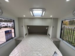 2026 Seascape Caravans 22′ Sunrunner Touring 22FF Club full