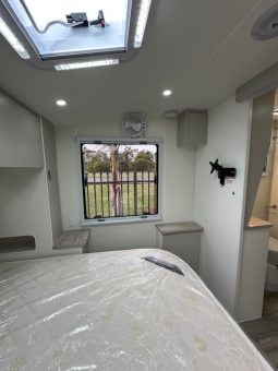 2026 Seascape Caravans 22′ Sunrunner Touring 22FF Club full