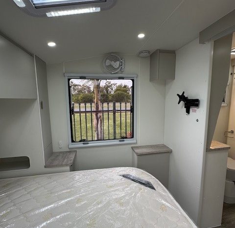 2026 Seascape Caravans 22′ Sunrunner Touring 22FF Club full