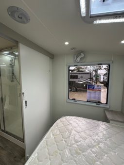 2026 Seascape Caravans 22′ Sunrunner Touring 22FF Club full