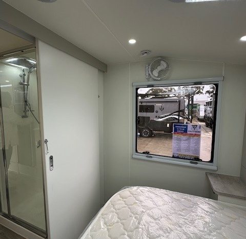 2026 Seascape Caravans 22′ Sunrunner Touring 22FF Club full