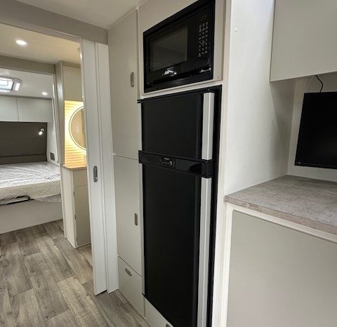 2026 Seascape Caravans 22′ Sunrunner Touring 22FF Club full