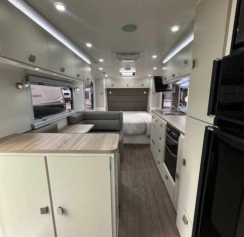 2023 Essential Caravans Cruiser 20’6 Design 5.2 Cafe full