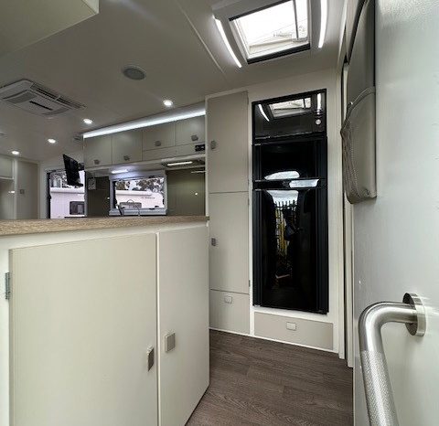 2023 Essential Caravans Cruiser 20’6 Design 5.2 Cafe full