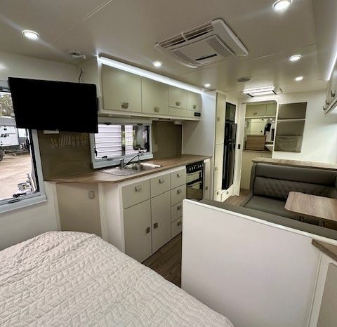 2023 Essential Caravans Cruiser 20’6 Design 5.2 Cafe full