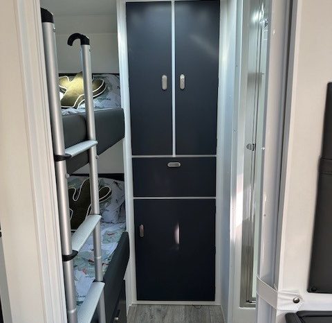 2026 Seascape Caravans 21′ Sunrunner 210-1F Family full