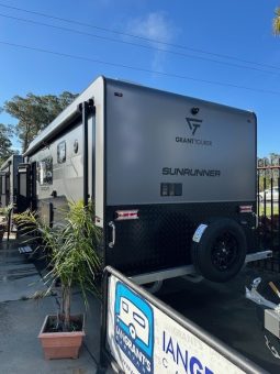 2026 Seascape Caravans 21′ Sunrunner 210-1F Family full