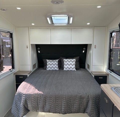 2026 Seascape Caravans 21′ Sunrunner 210-1F Family full