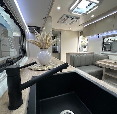 2026 Drive RV Alpha Edition 20’6″ Design 5 Cafe full