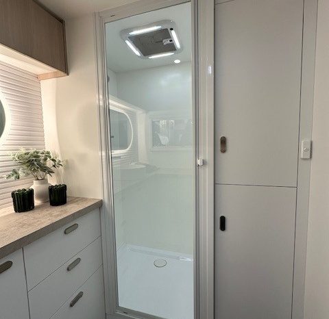 2026 Drive RV Alpha Edition 21’6″ Design 7 Cafe full