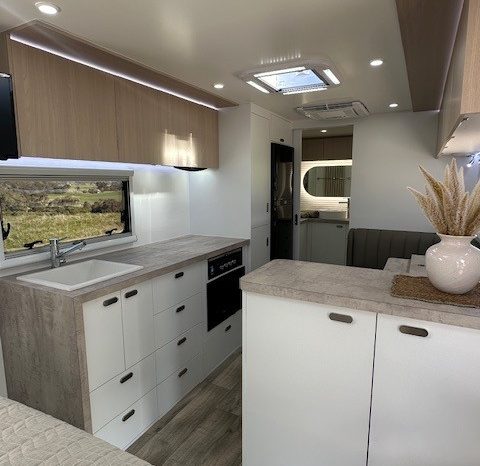 2026 Drive RV Alpha Edition 21’6″ Design 7 Cafe full