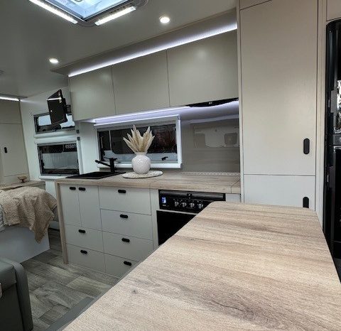 2026 Drive RV Alpha Edition 20’6″ Design 5 Cafe full