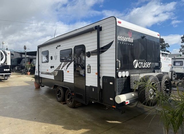 2017 Essential Caravans 19’6″ Cruiser – Single Beds full