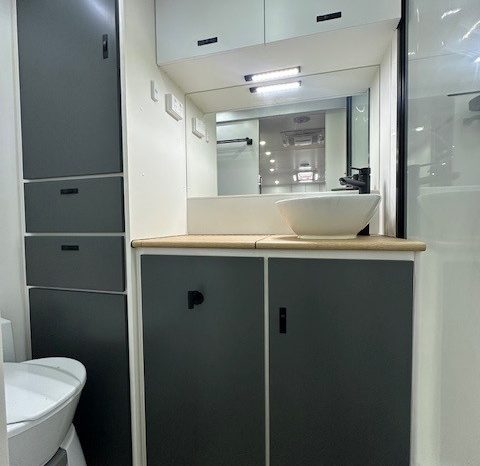 2024 Seascape Caravans Trailrunner 18’8″ Single Beds full