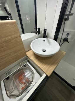 2024 Seascape Caravans Trailrunner 18’8″ Single Beds full