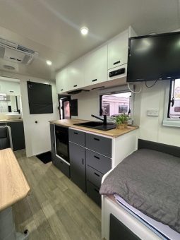 2024 Seascape Caravans Trailrunner 18’8″ Single Beds full