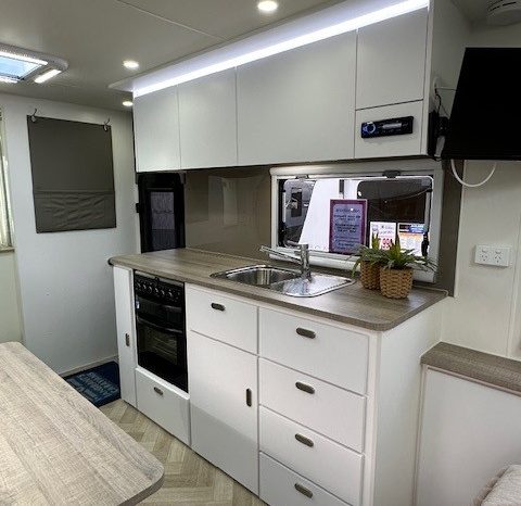 2026 Seascape Caravans Trailrunner 19’6″ Semi Off Road 196 full